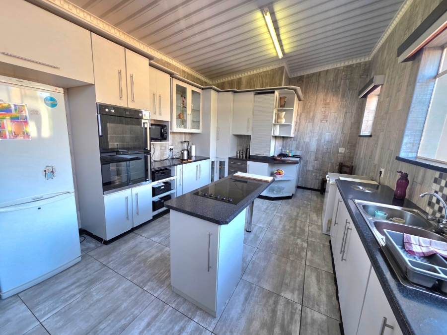 5 Bedroom Property for Sale in Jordania Free State